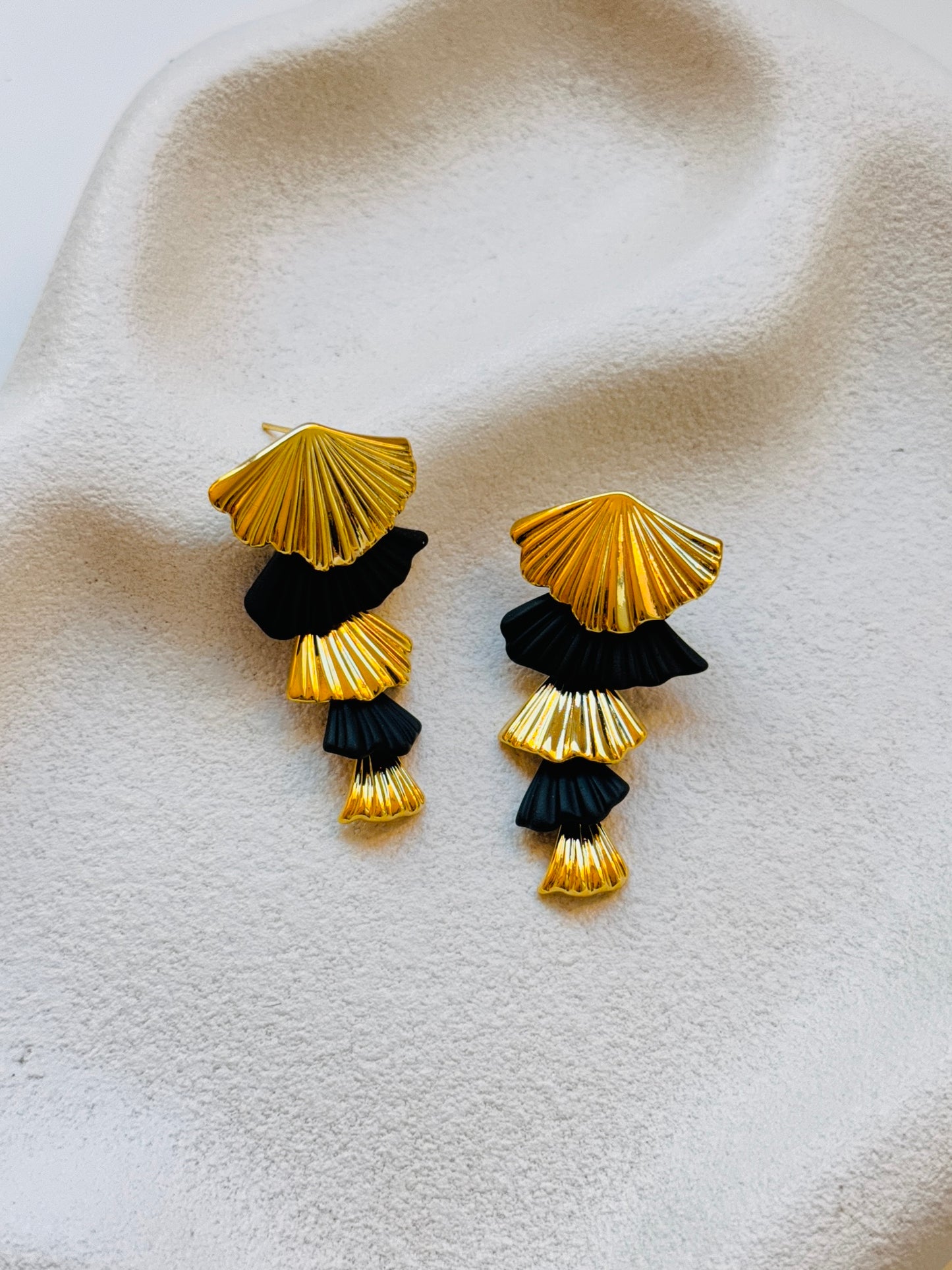 Shell Shape Earrings