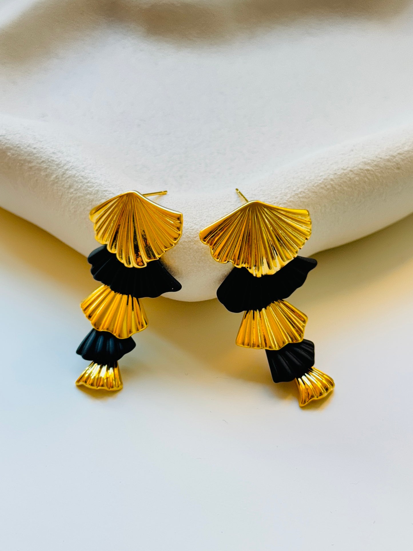 Shell Shape Earrings