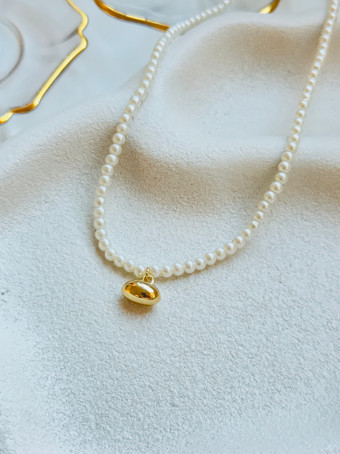 Duffle Pendant Pearl Necklace